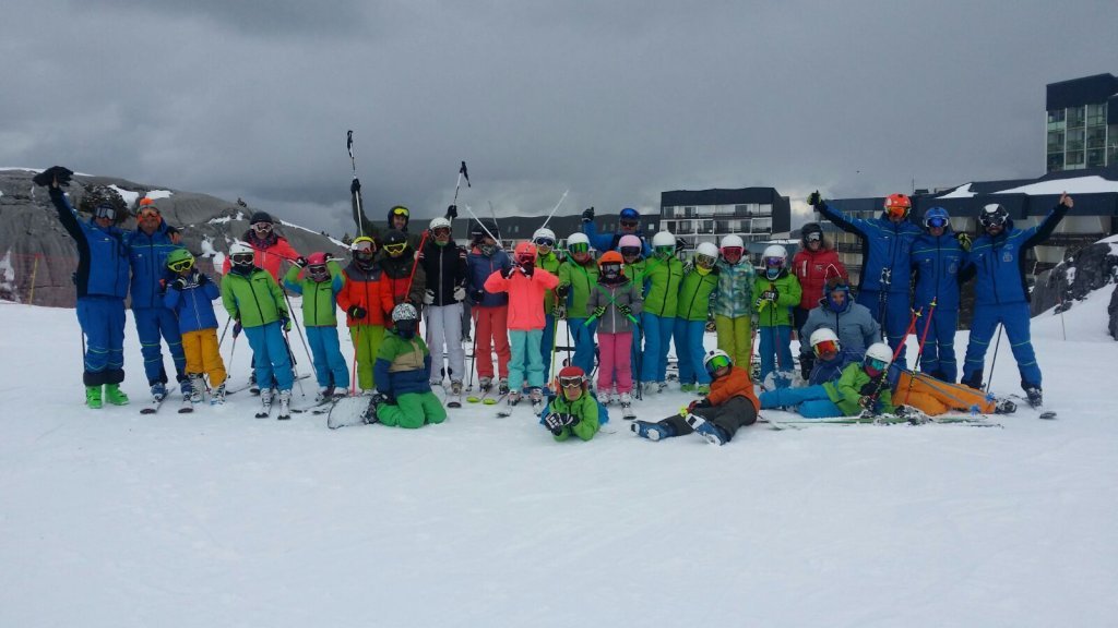 Escuela de esquí y snowboard Valle de Astún #1