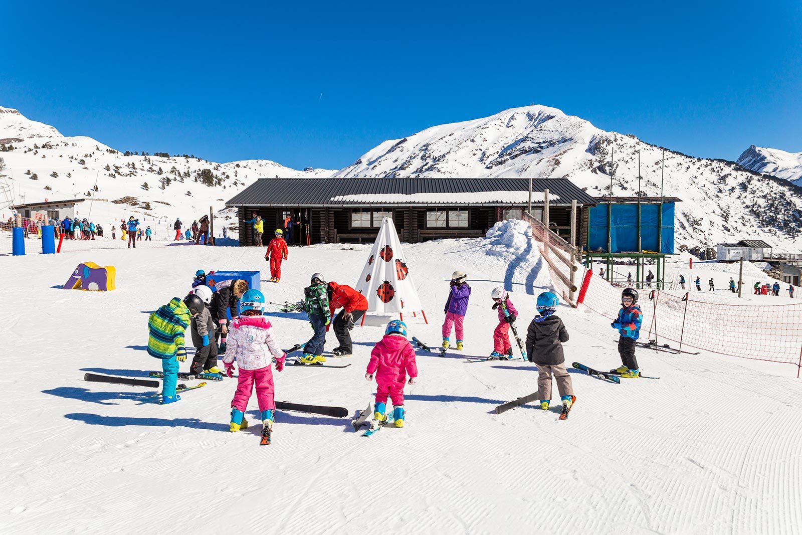 Ski school Candanchú #0